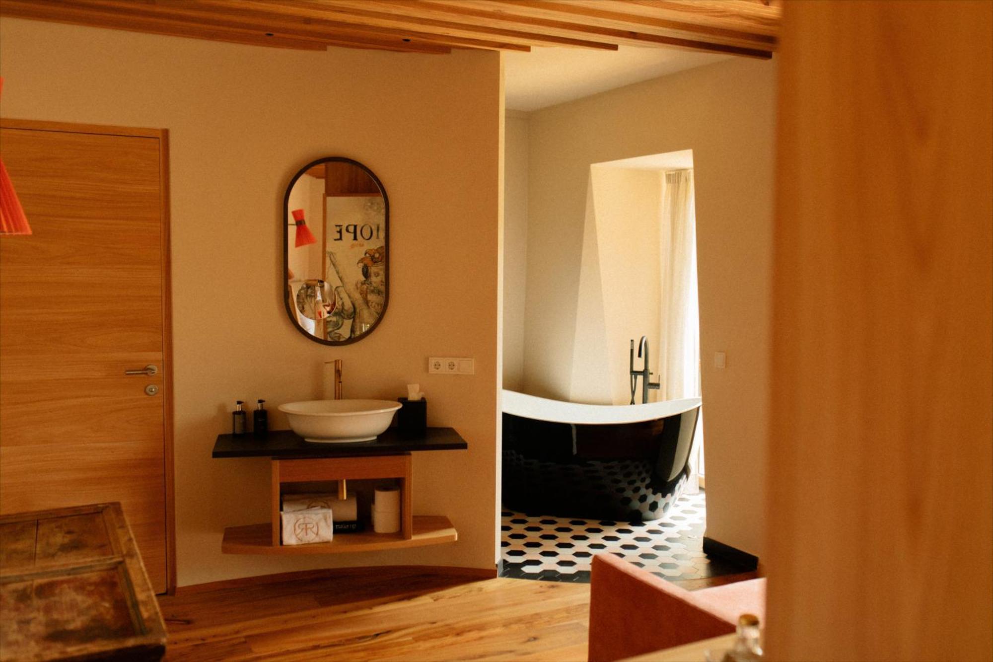 Langenmantel Historic Suites Termeno Ngoại thất bức ảnh